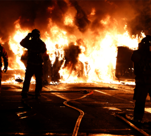 ملک بھر میں توڑ پھوڑ کے واقعات میں 577 گاڑیوں اور 74 املاک کو جلایا گیا