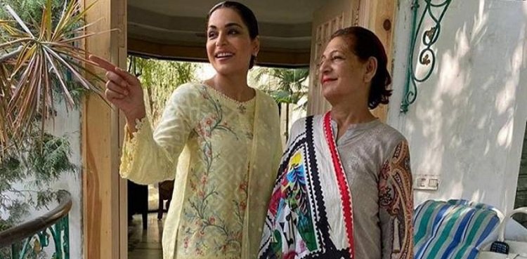 meera and her mother shafqat