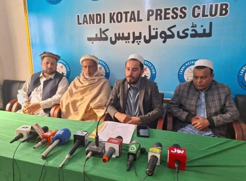 خسرہ نمبر 33، سال 1919 ریونیو ریکارڈ کے مطابق ہماری ملکیت ھے : ابودرداء شینواری