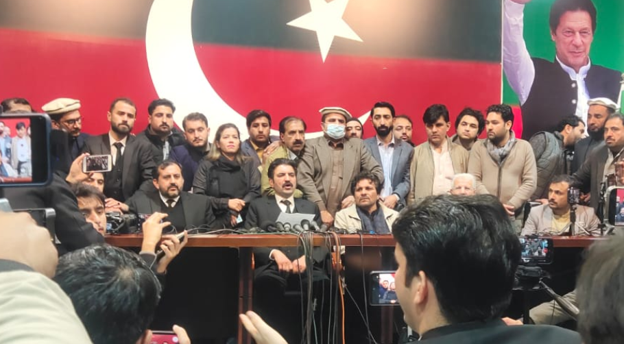 پی ٹی آئی میں ایک گروپ ہے اور وہ عمران خان کاہے