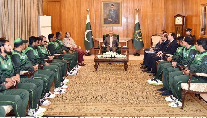 blind team meet arif alvi