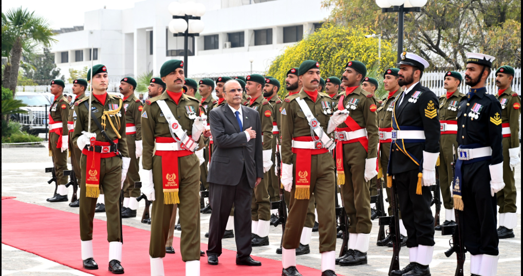 President Asif Ali Zardari inspecting the Guard of Honour, at Aiwan-e-Sadr.