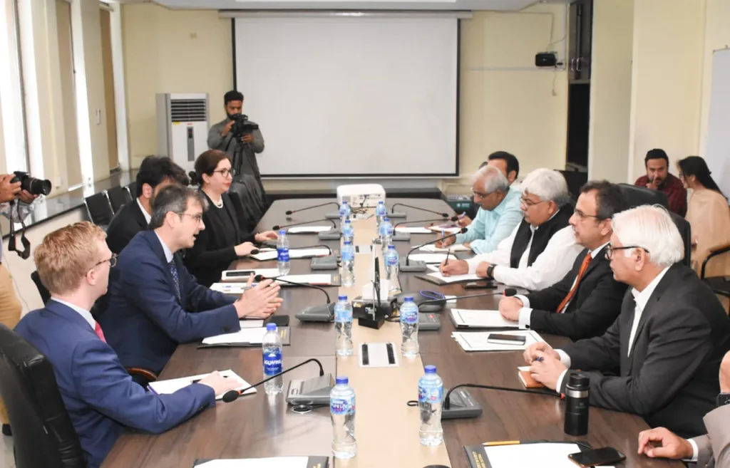 A delegation from US Treasury Department meets Minister for Power Awais Leghari