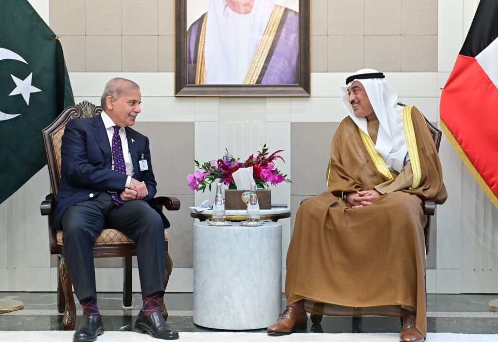 Prime Minister Muhammad Shehbaz Sharif held a meeting with the Crown Prince of Kuwait, His Highness Sheikh Sabah Al-Khaled Al-Hamad Al-Mubarak Al-Sabah on the sidelines of the 79th United Nations General Assembly Session.
