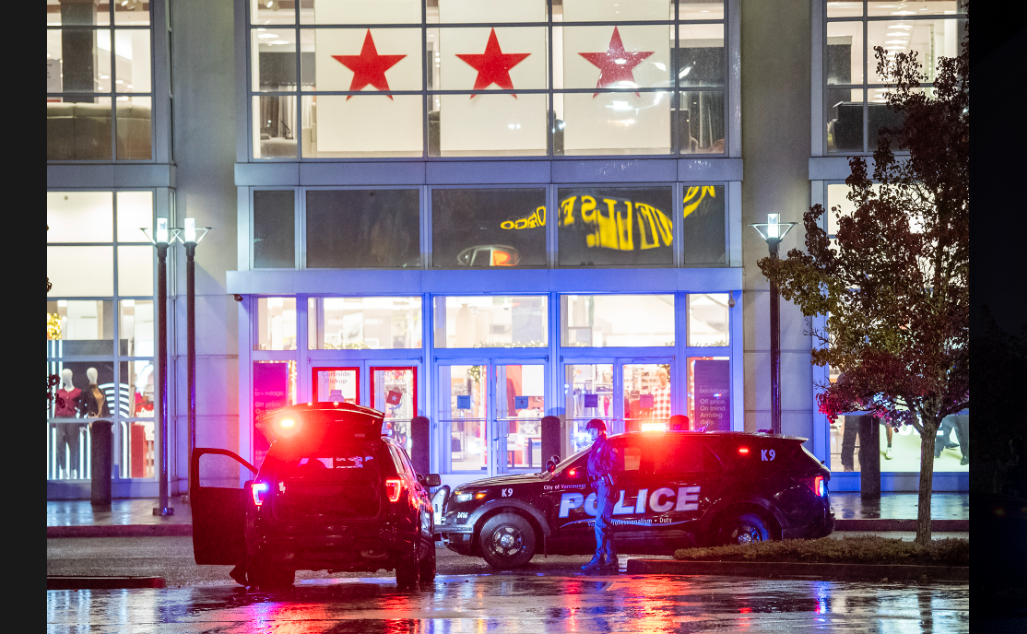 1 dead, 2 injured after shooting at Vancouver Mall