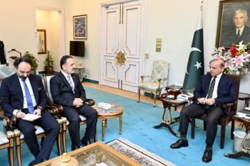 Ambassador of the Republic of Turkiye H.E. Irfan Neziroglu calls on Prime Minister Muhammad Shehbaz Sharif on 7 November 2024.