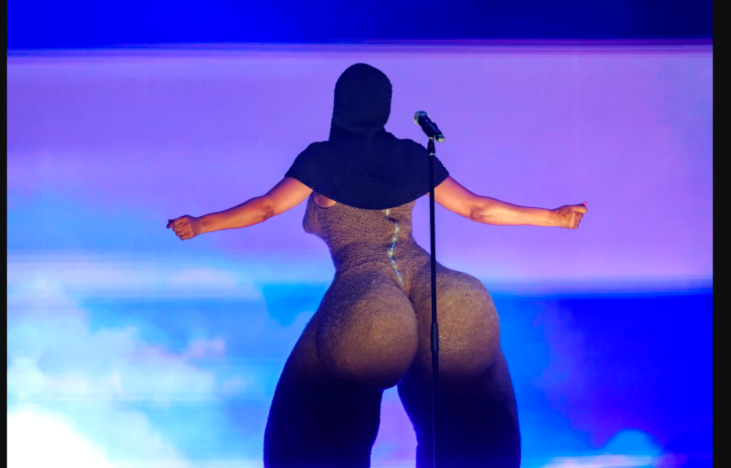 Was there a hidden message in Erykah Badu’s ‘booty’ bodysuit