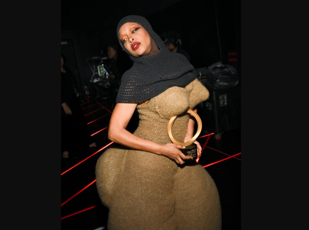 Was there a hidden message in Erykah Badu’s ‘booty’ bodysuit