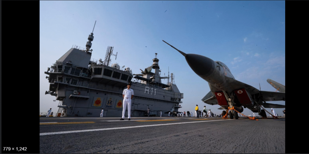 بھارت کی کراچی پورٹ پرحملےکی تیاری،جنگی بحری بیڑاتعینات. ٹیلی گراف