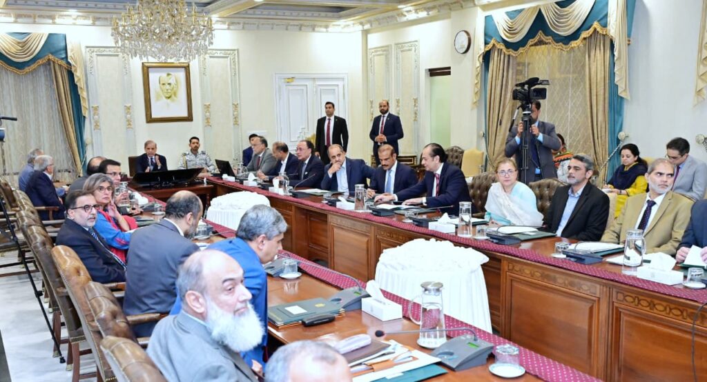 Islamabad: Prime Minister Muhammad Shehbaz Sharif chairs a meeting on flood damages assessment on 16 September 2025.